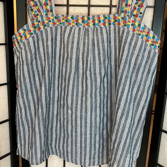 Savanna Jane Peasant Style Embroidered Top - Picture 4 of 12